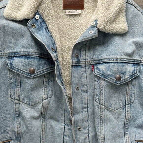 Levi’s Denim Jacket - Picture 4 of 6